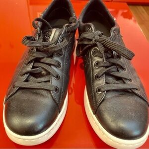 Women’s GEOX Respira Leather Black Sneakers - White Soles- US:8 EU:38 Pre-Loved